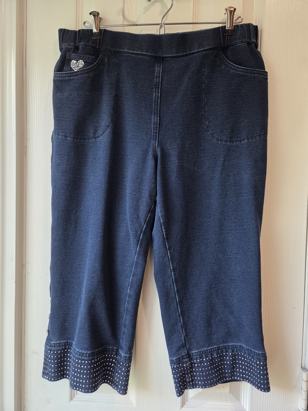 Quacker Factory Navy Blue Capris with Studded Hem